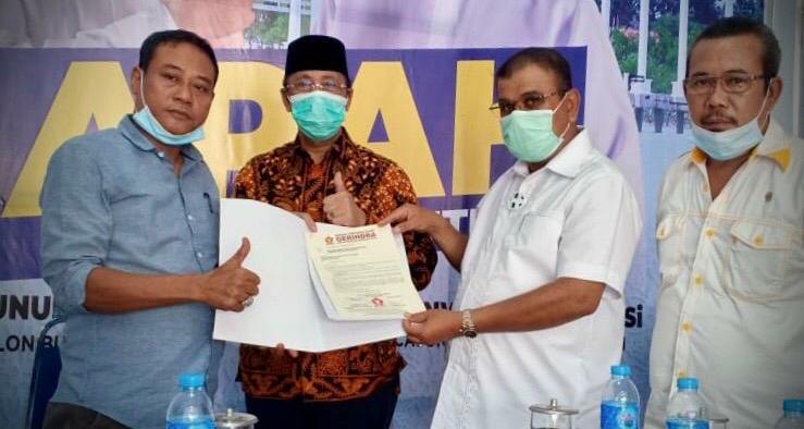 Efrizal Jamil Sekretaris Fraksi DPC Gerindra Karimun di Posko Koalisi Parpol Pengusung Petahana.