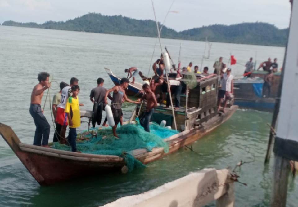Aktifitas Jaring Kurau di Perairan Moro Buat Nelayan Setempat Merugi